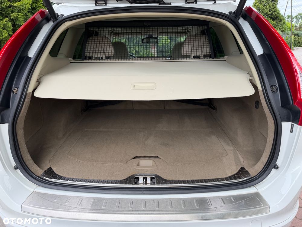 Volvo XC 60 3.2 AWD RDesign - 33