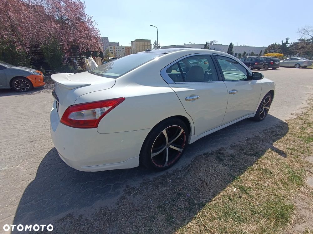 Nissan Maxima - 6