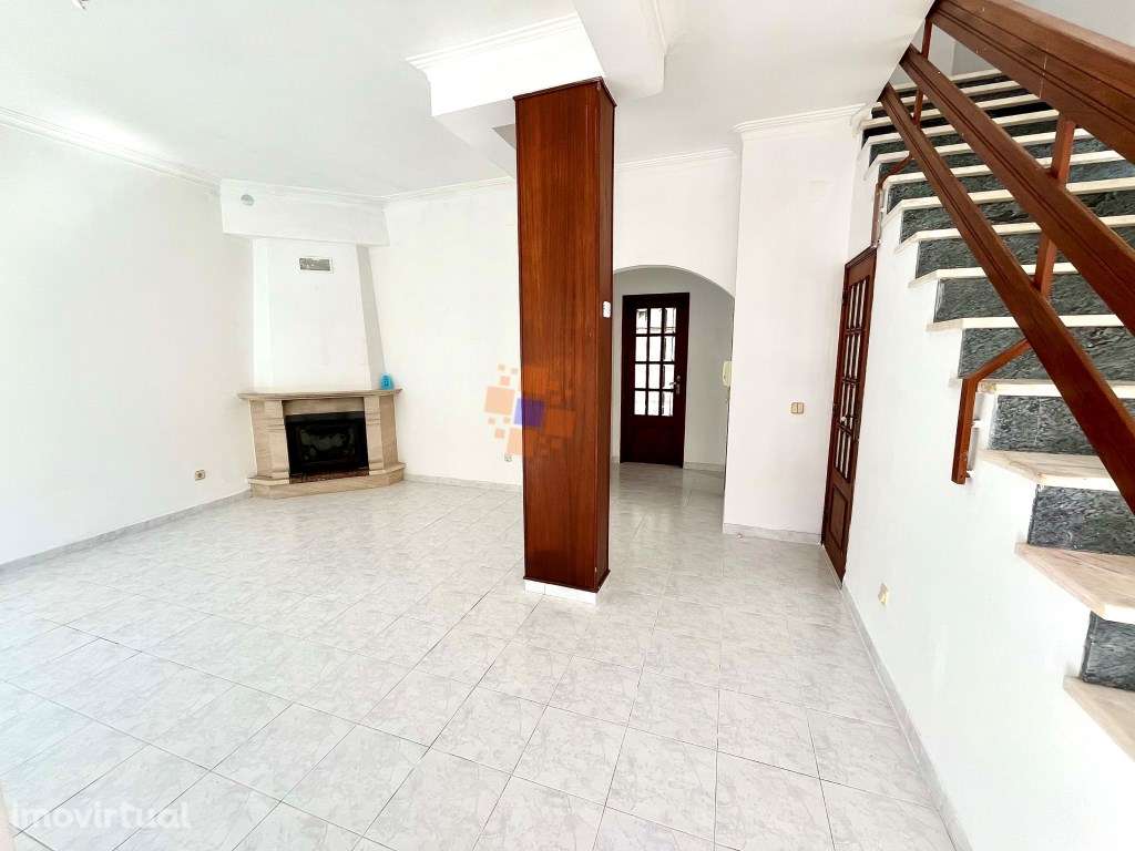 Moradia Geminada T5 em Vale de Milhaços - Corroios - Grande imagem: 2/27