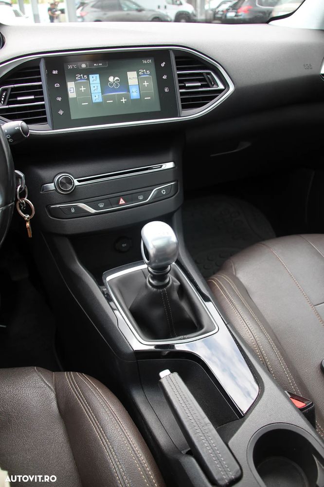 Peugeot 308 SW BlueHDi 120 Stop & Start Winter Edition - 33
