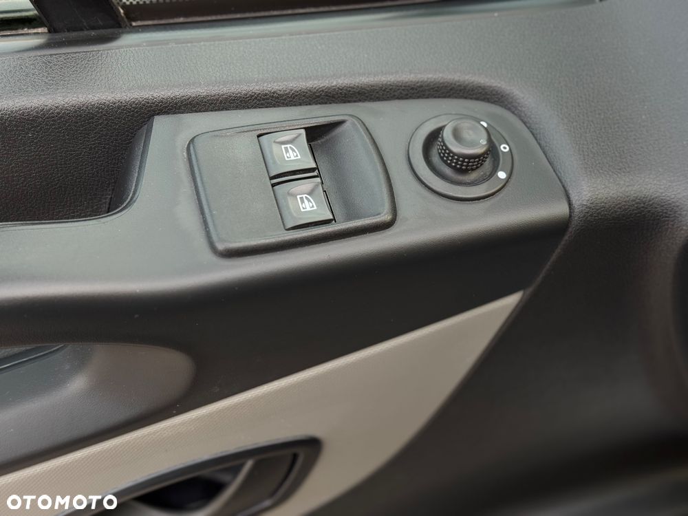 Renault Trafic - 19