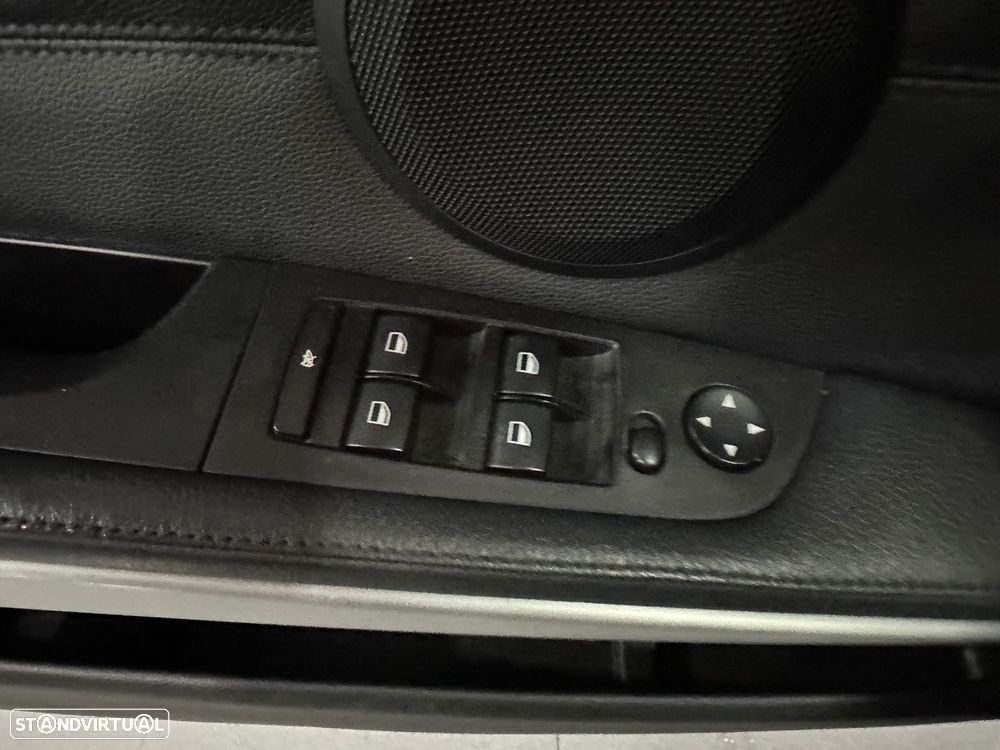 BMW 320 d xDrive DPF Aut. Edition Sport - 14