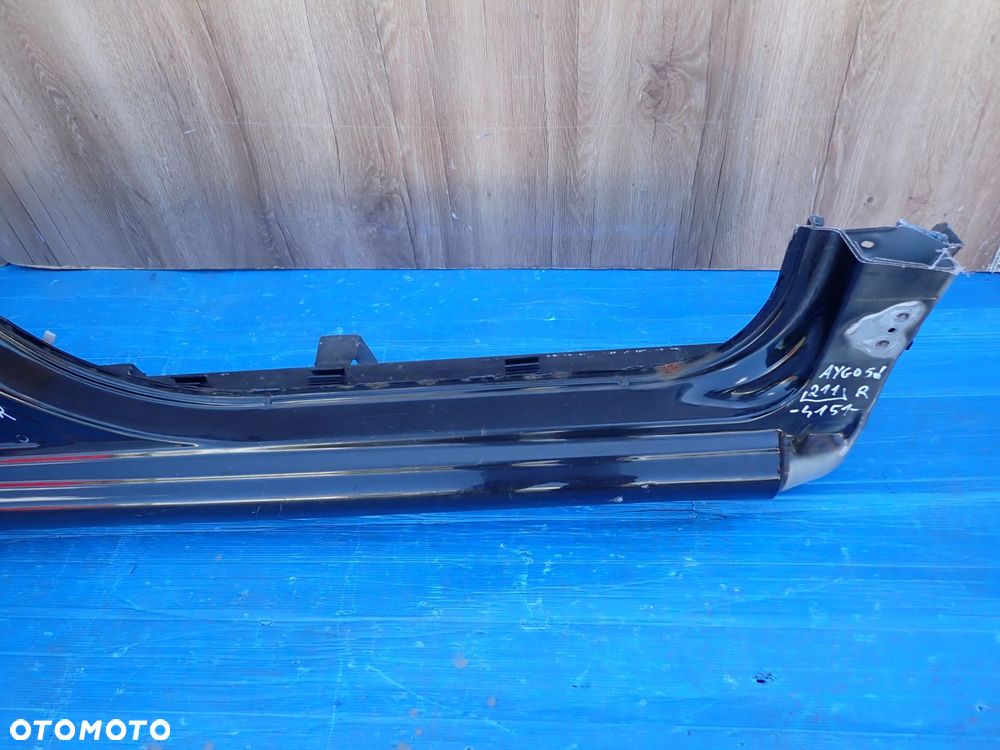 TOYOTA AYGO 06-12 PRÓG PRAWY 211 - 5