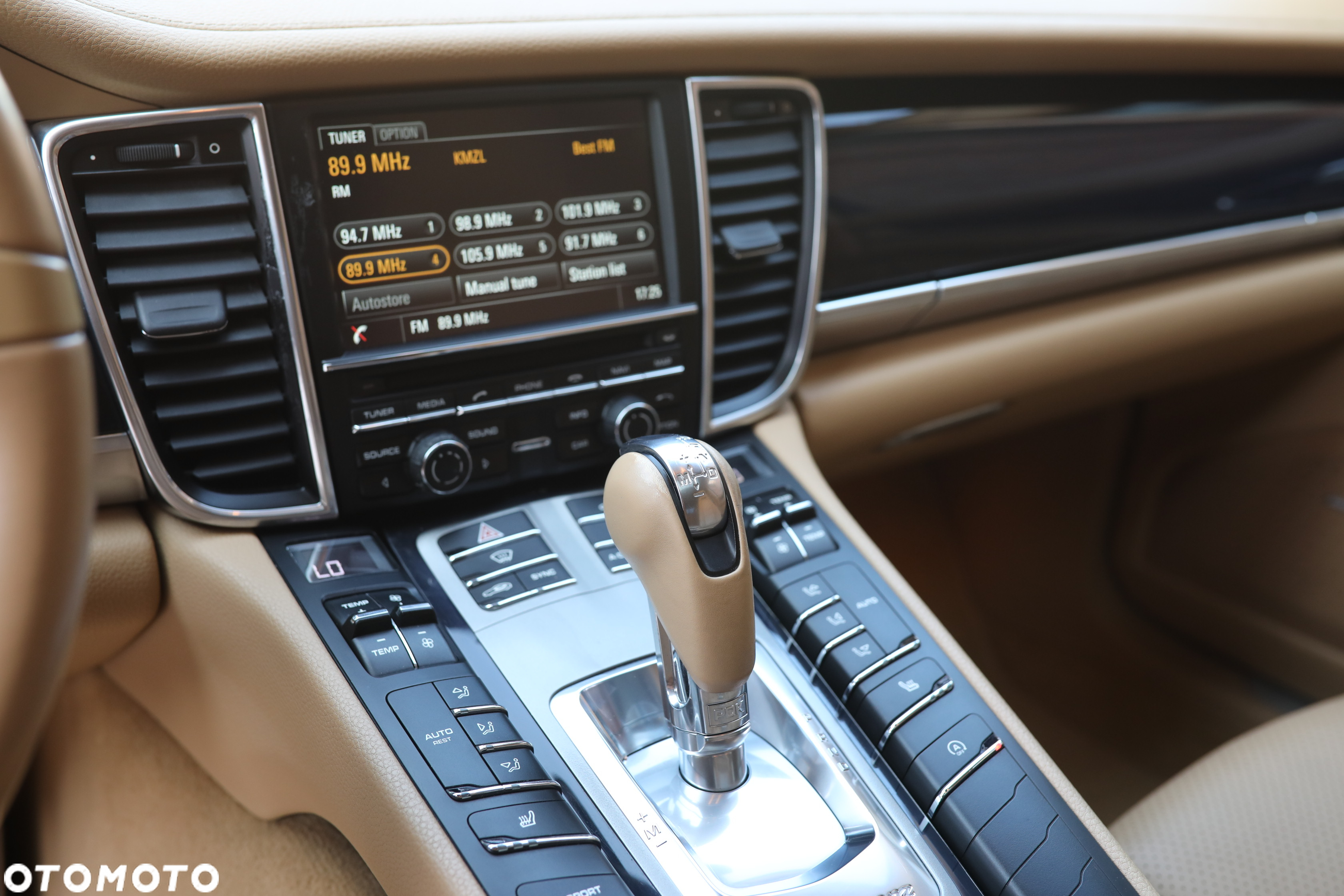 Porsche Panamera PDK - 17