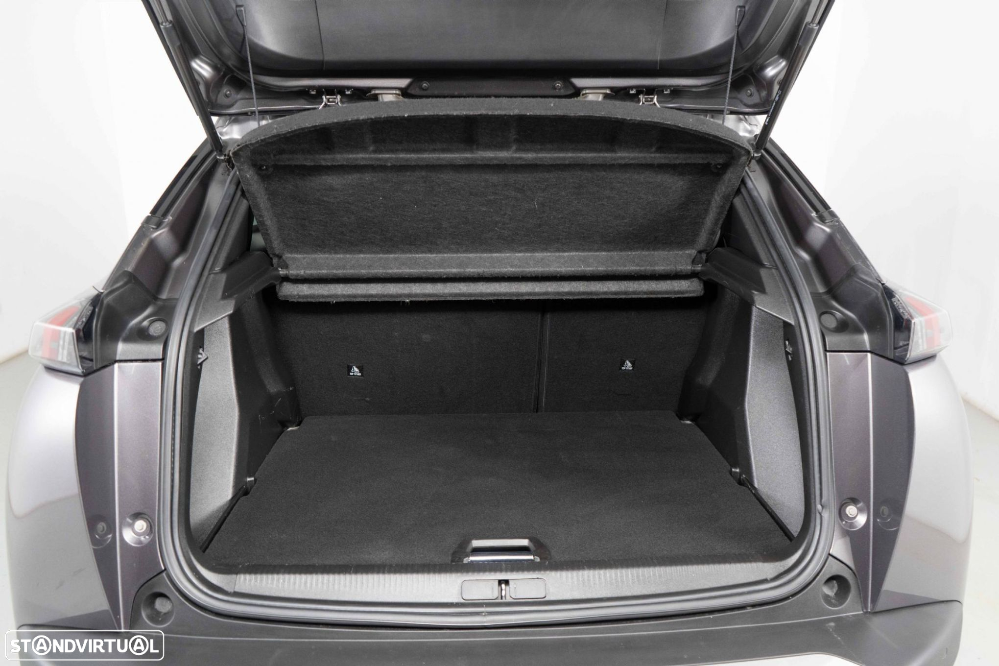 Peugeot 2008 1.2 PureTech Allure - 12