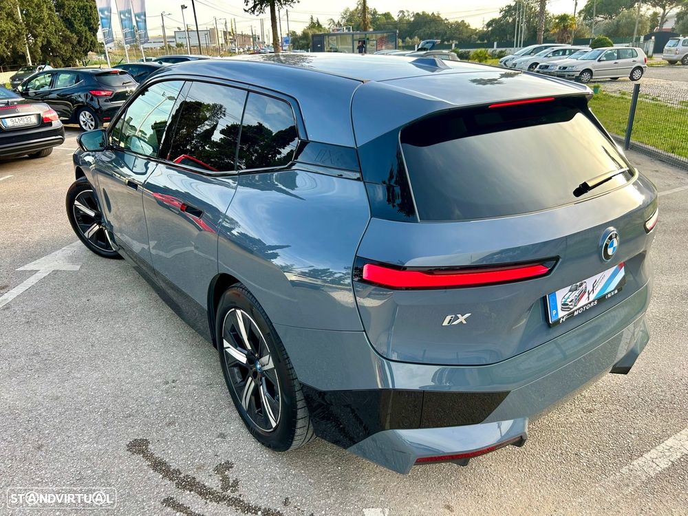 BMW iX xDrive 40 Pack Desportivo - 17