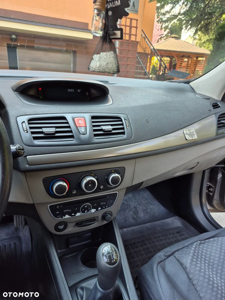 Renault Megane 1.5 dCi Authentique - 9