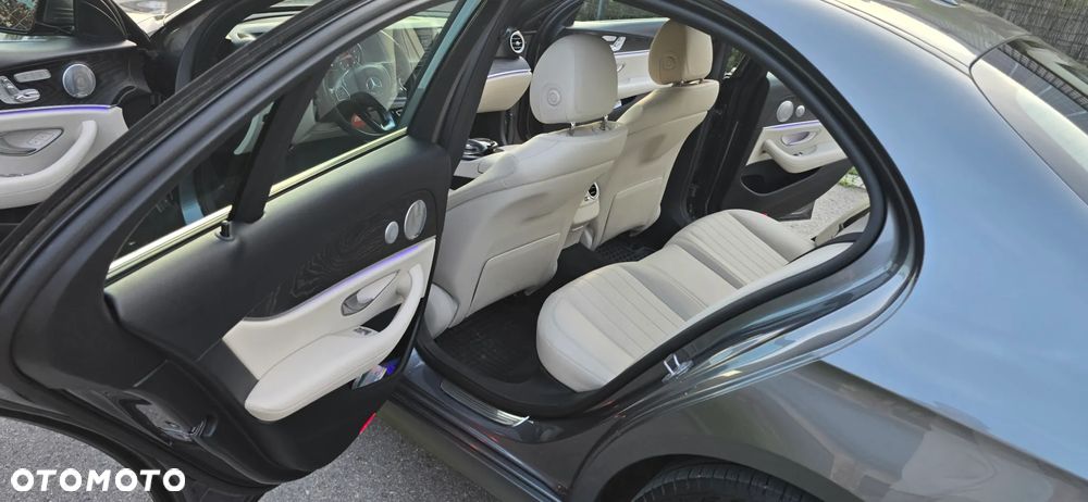 Mercedes-Benz Klasa E 300 9G-TRONIC Avantgarde - 12