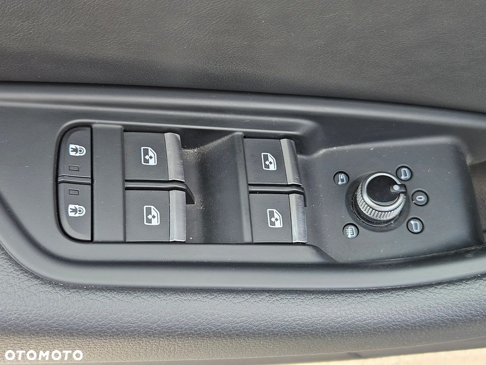 Audi A4 Avant 40 TDI quattro S tronic S line - 26