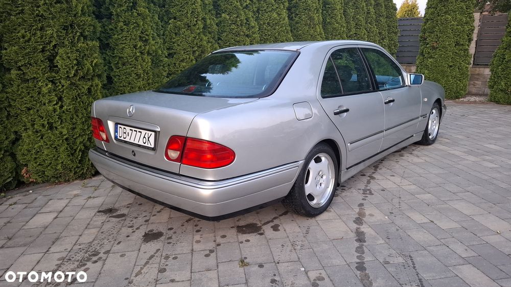 Mercedes-Benz Klasa E 300 TD Avantgarde - 4