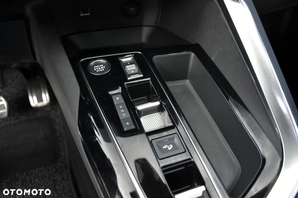 Peugeot 3008 1.6 PureTech HYbrid4 GT Line S&S EAT8 - 26