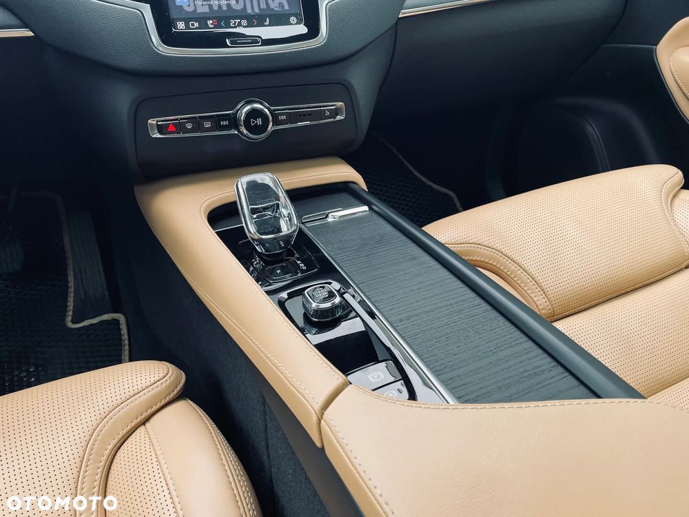 Volvo XC 90 B5 D AWD Ultimate Dark 7os - 19