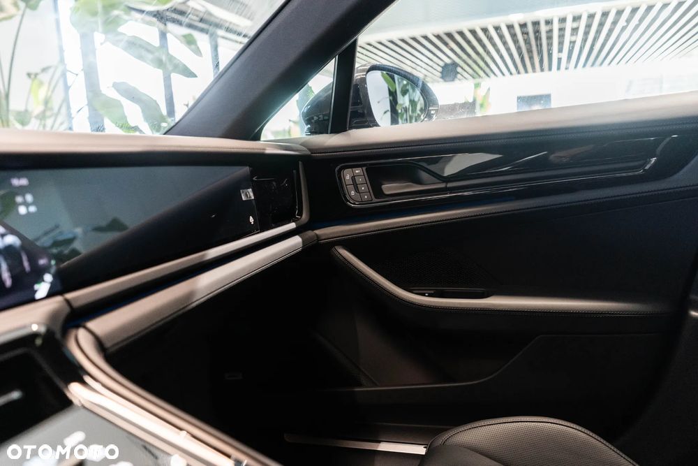Porsche Panamera 4 E-Hybrid PHEV - 26