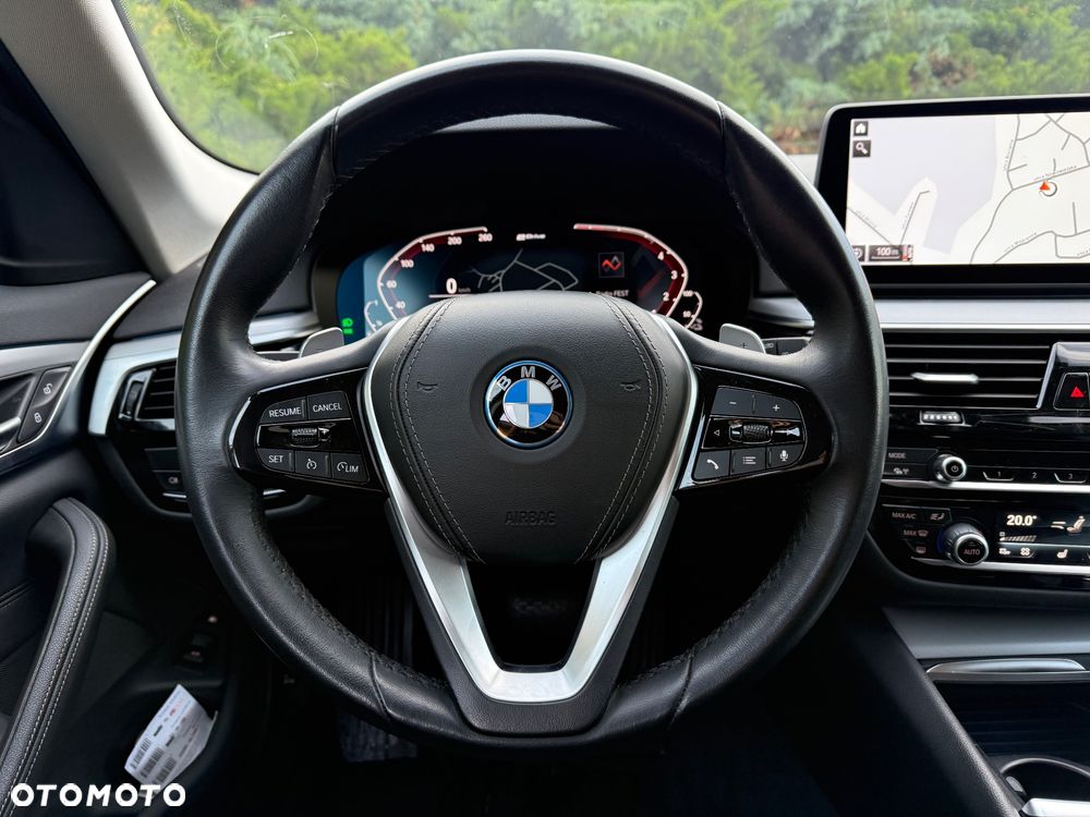 BMW Seria 5 530e xDrive Luxury Line sport - 28