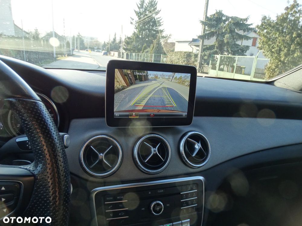 Mercedes-Benz CLA 180 7G-DCT Urban - 14