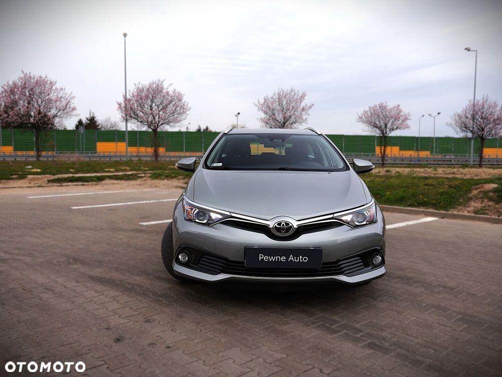 Toyota Auris 1.6 Premium Comfort - 2