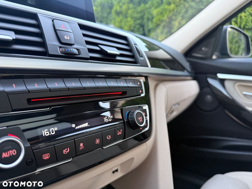 BMW Seria 3 320d xDrive Sport Line sport - 11