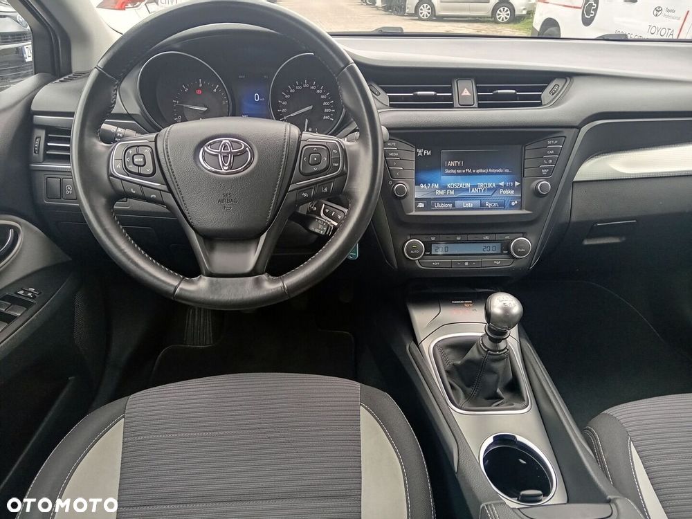 Toyota Avensis 2.0 D-4D Premium - 12