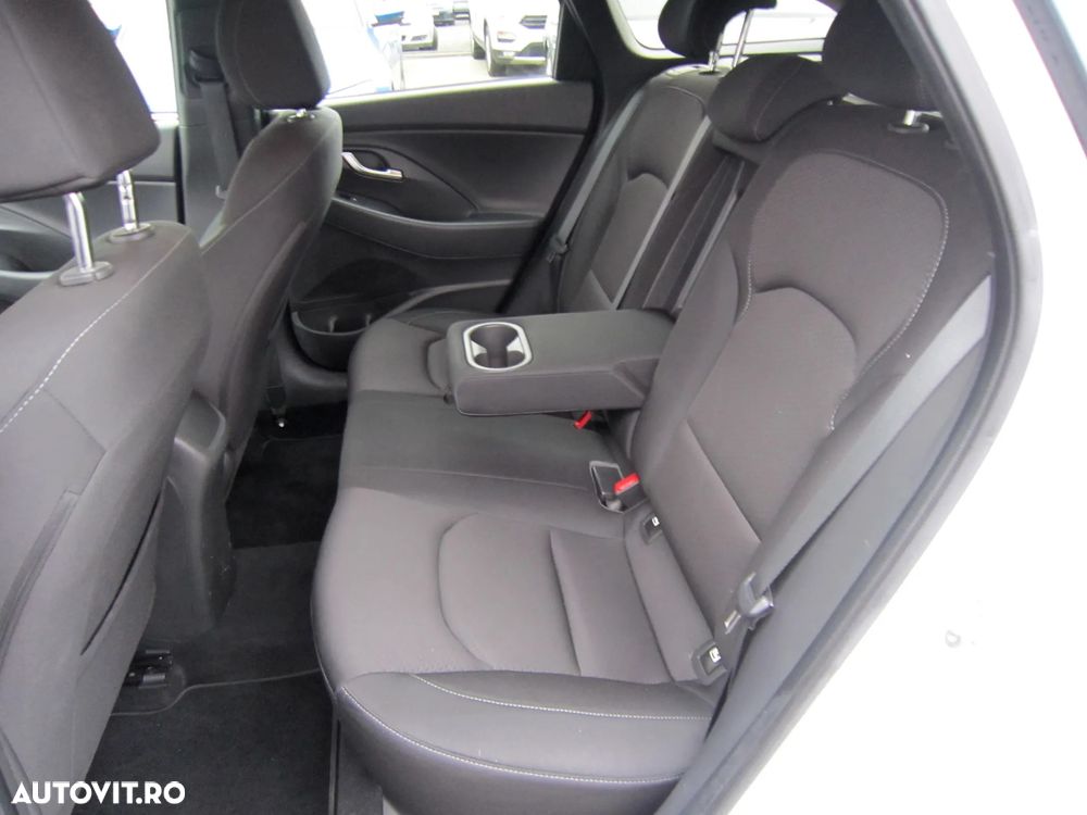Hyundai i30 Kombi 1.6 CRDI DCT Select - 7