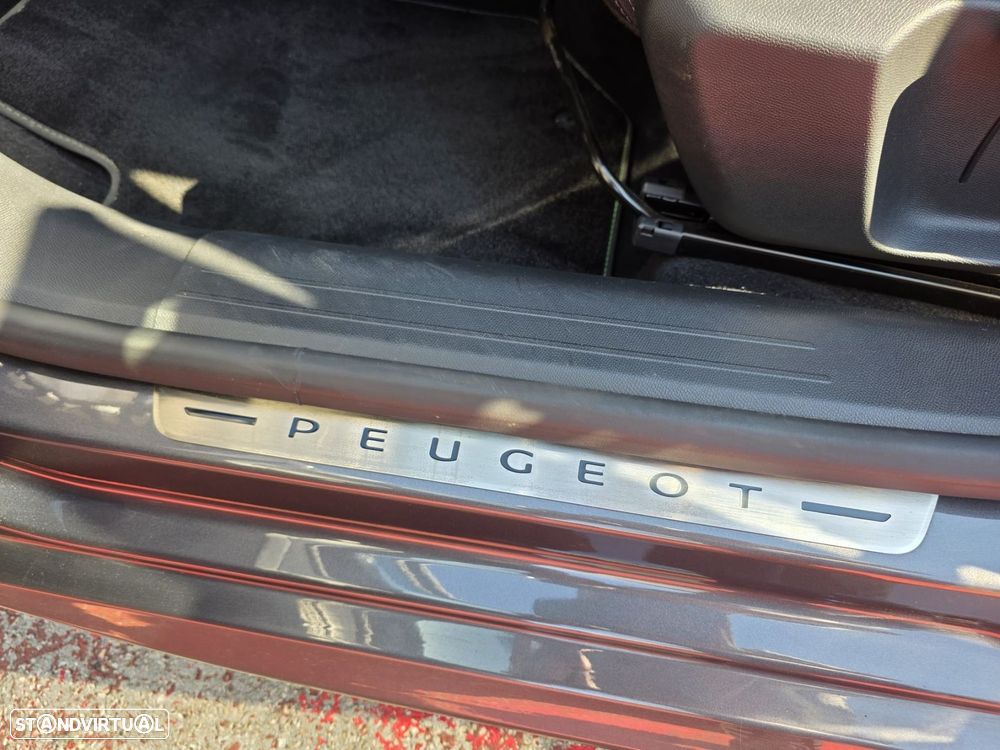Peugeot 208 1.2 PureTech GT EAT8 - 25