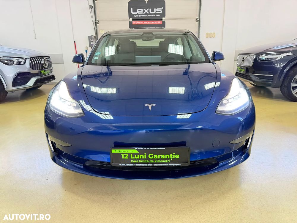 Tesla Model 3 - 3