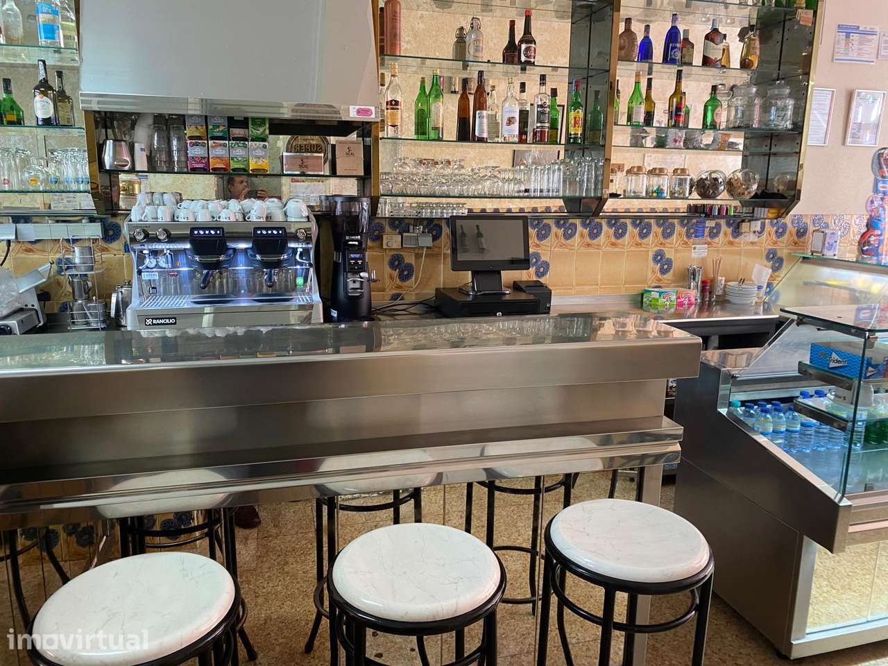 Trespasse do café/snak-bar equipado | Alverca do Ribatejo - Grande imagem: 4/8
