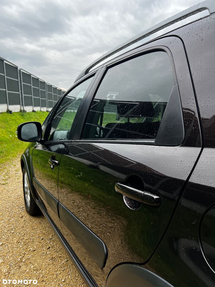Suzuki SX4 1.6 Comfort Plus - 10