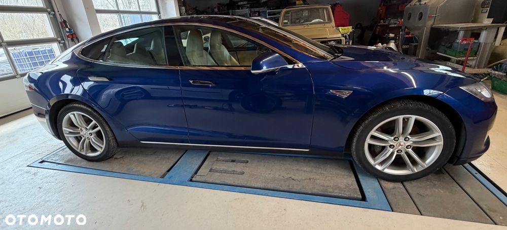 Tesla Model S 90D Allradantrieb - 1