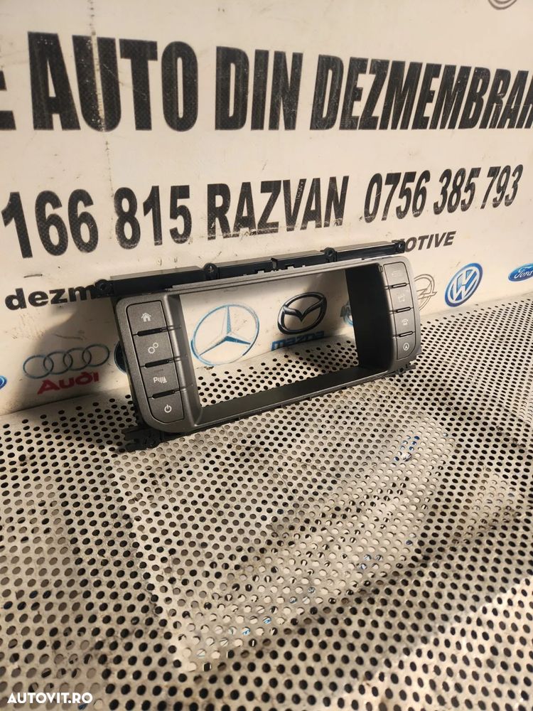 Rama Consola Butoane Navigatie Media Range Rover Evoque An 2012-2013-2014-2015-2016-2017-2018-2019 Dezmembrez Range Rover Evoque Facelift An 2015-2016-2017-2018-2019 2.0 D Automat 4x4 Volan Stanga - Dezmembrari Arad - 1