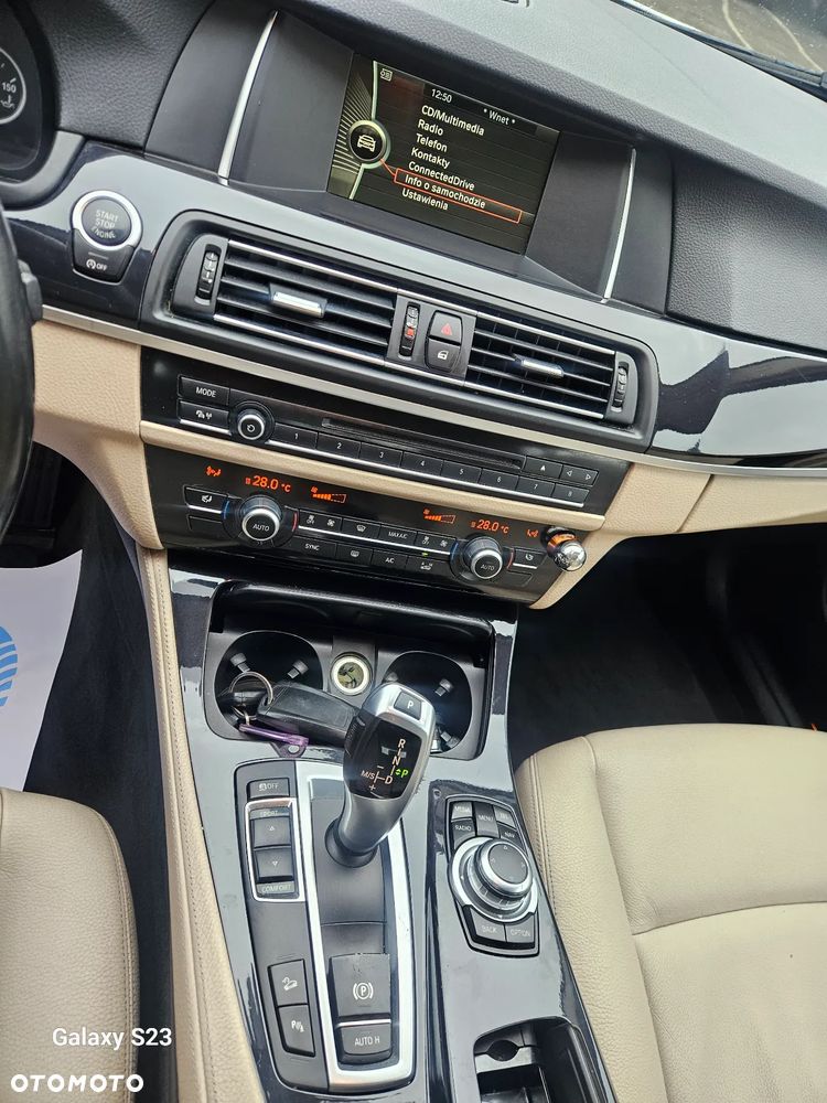 BMW Seria 5 525d xDrive Luxury Line - 9