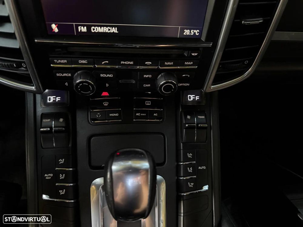 Porsche Cayenne Platinum Edition - 44