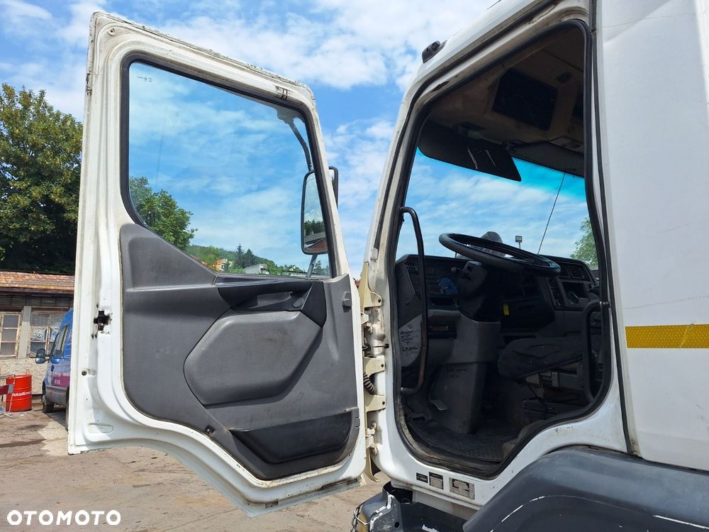 Renault 270.18 4X2 - 9