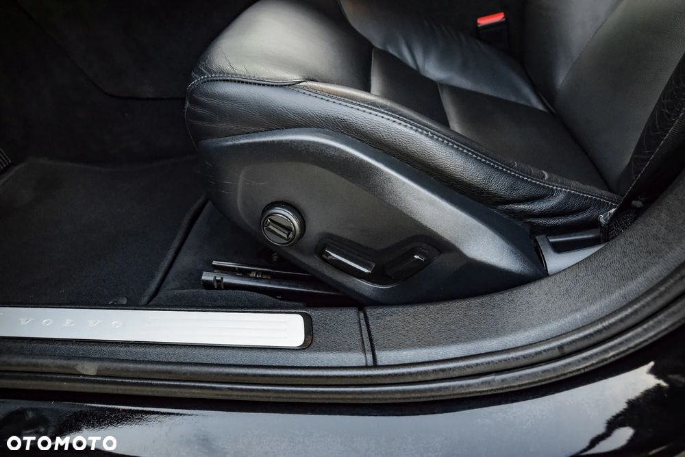 Volvo S60 T5 Momentum Pro - 36