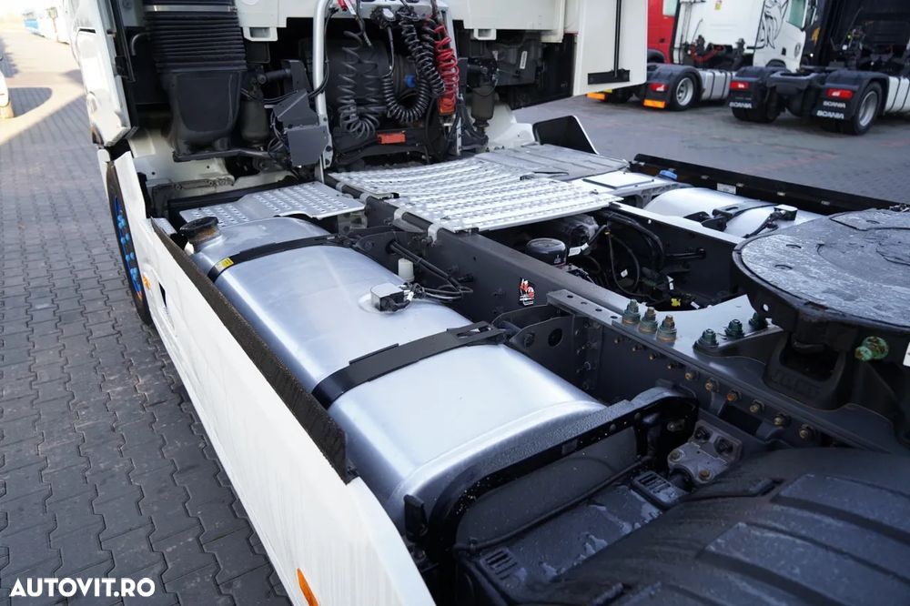 Renault T 520 / RETARDER / PIELE / LIMITED / TEAM ALPINE - 13