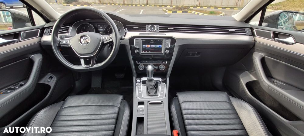 Volkswagen Passat 2.0 TDI DSG 4Motion R Executive - 11