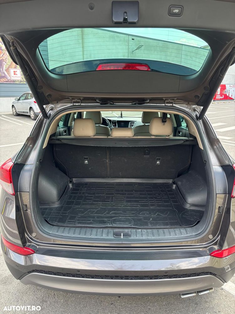 Hyundai Tucson 2.0 CRDI 4WD 6AT Style - 7