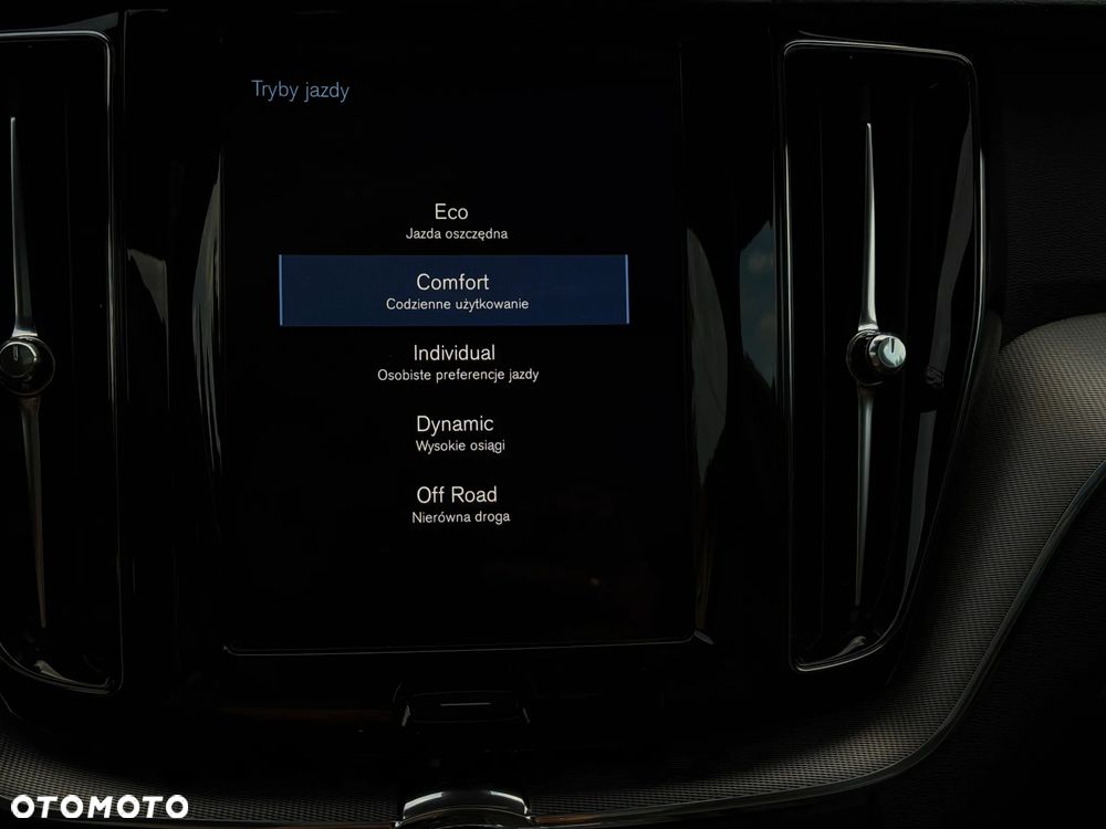 Volvo XC 60 T6 AWD Geartronic RDesign - 35
