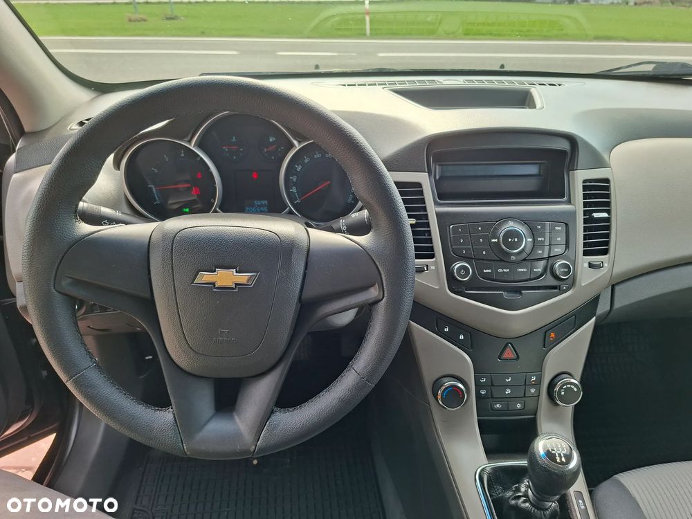 Chevrolet Cruze 1.6 - 11
