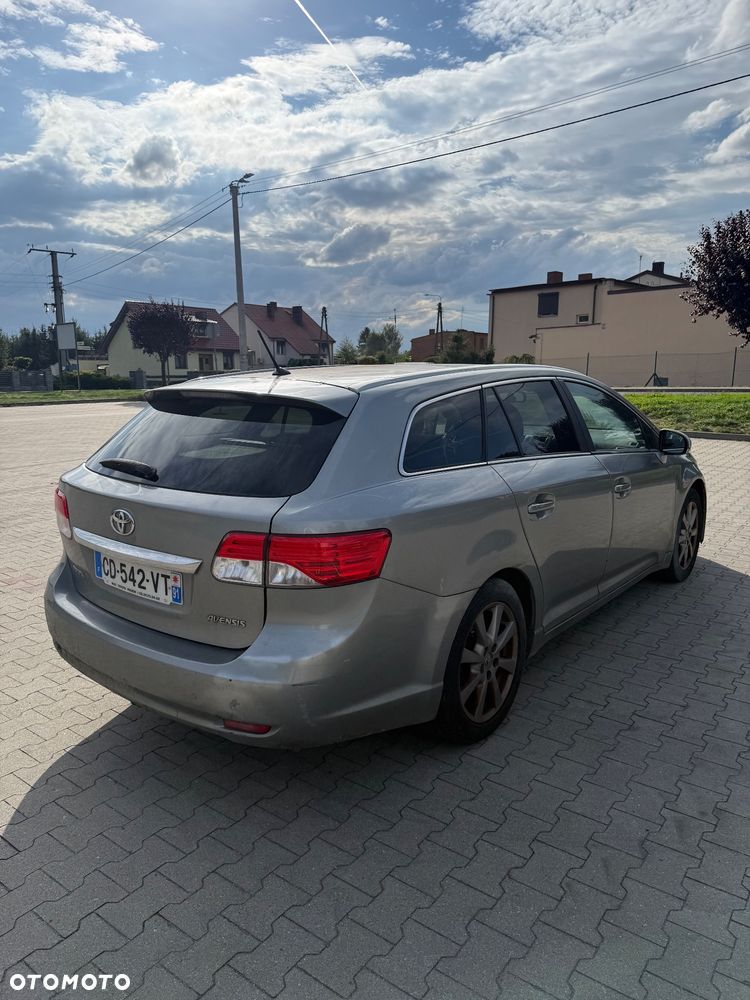 Toyota Avensis - 6