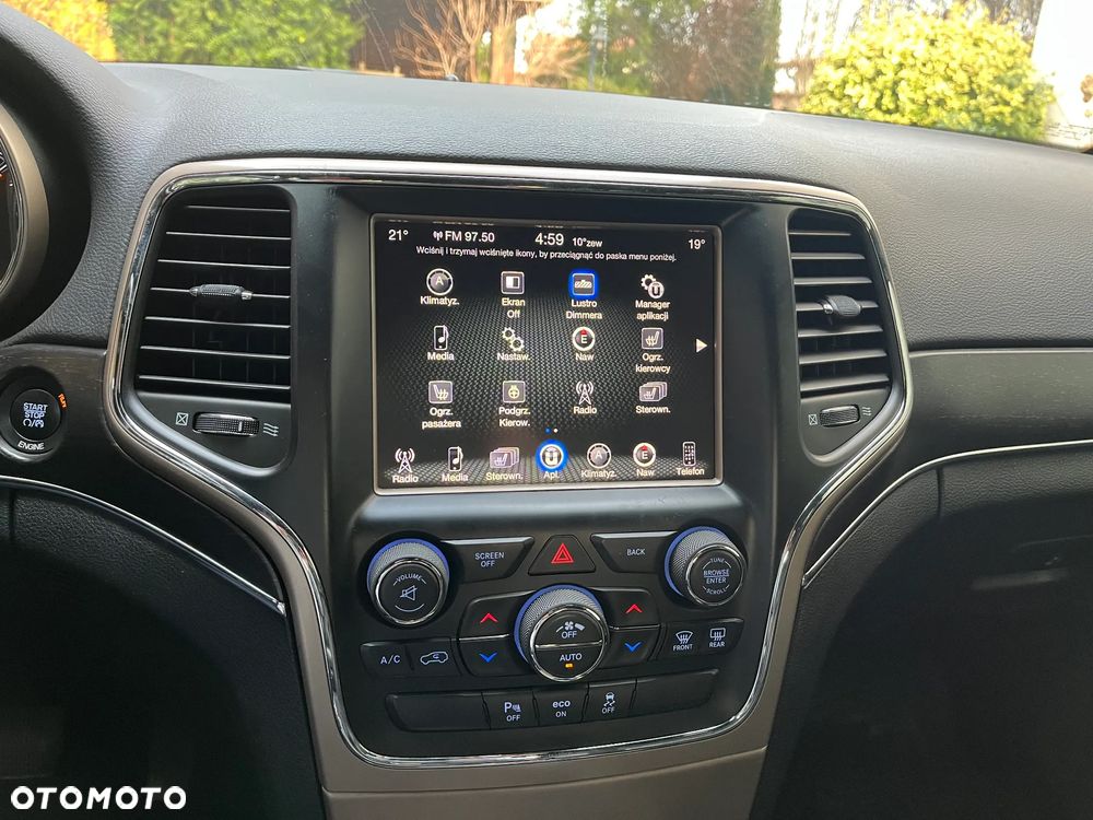 Jeep Grand Cherokee - 30