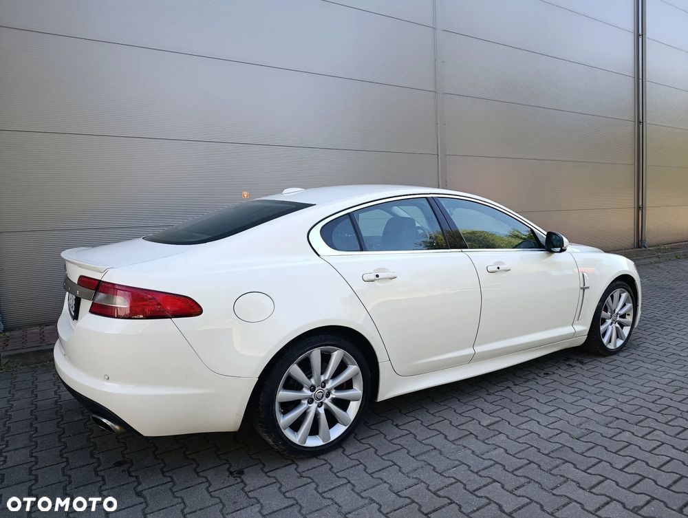 Jaguar XF 3.0 V6 S Pace - 10