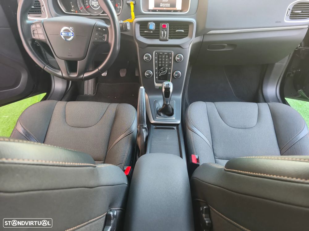 Volvo V40 Cross Country 2.0 D2 Summum - 12