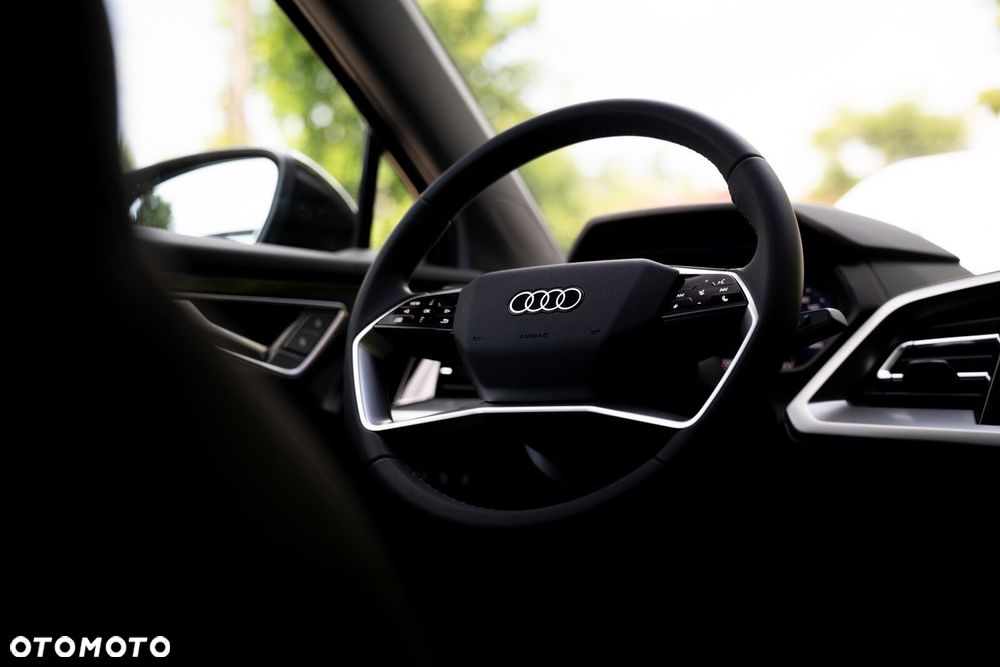 Audi Q4 e-tron - 8