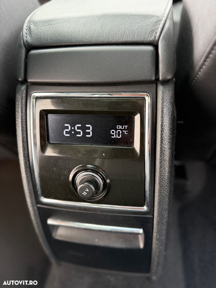 Skoda Superb Combi 2.0 TDI DSG Elegance - 13