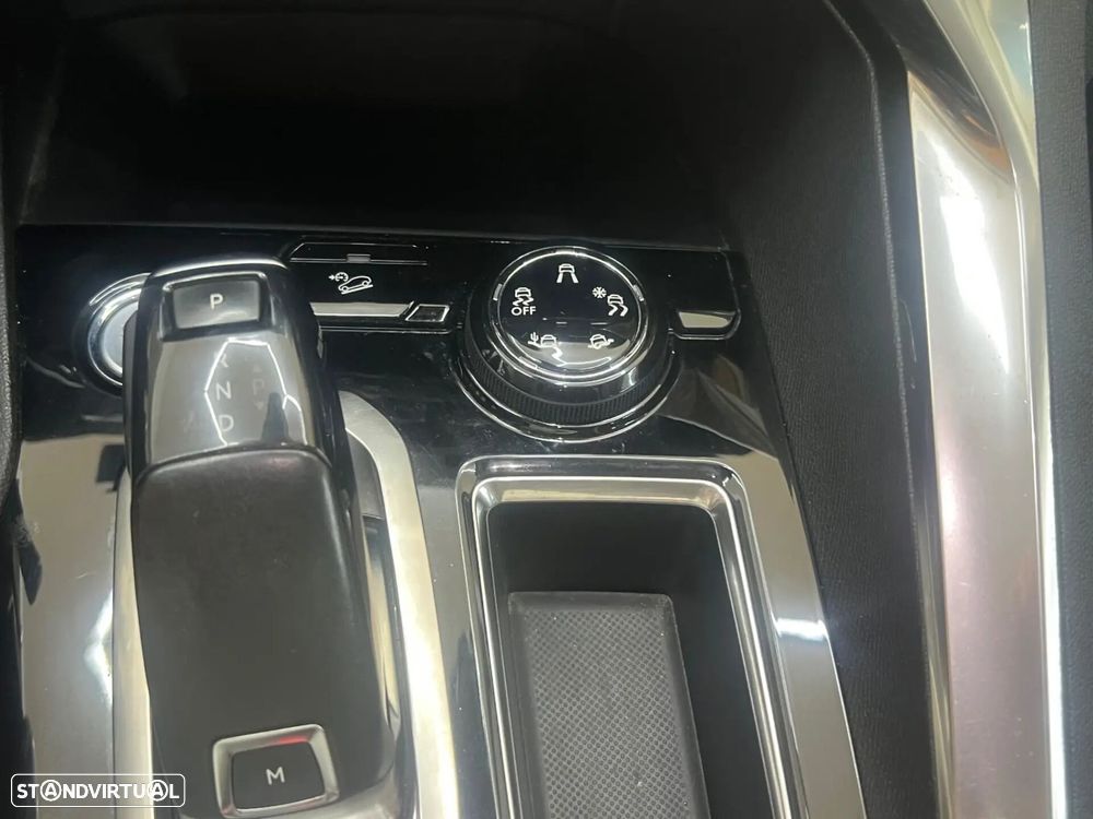 Peugeot 3008 1.5 BlueHDi GT Line J19 EAT8 - 16