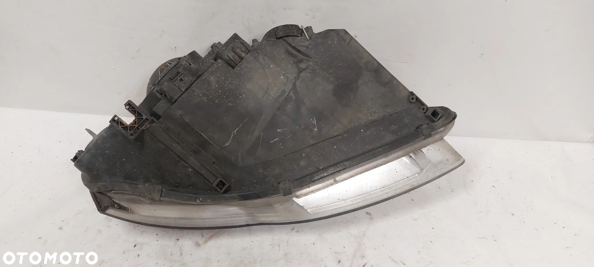 .  LAMPA PRZOD PRZEDNIA LEWA AUDI A4 B7 - 5