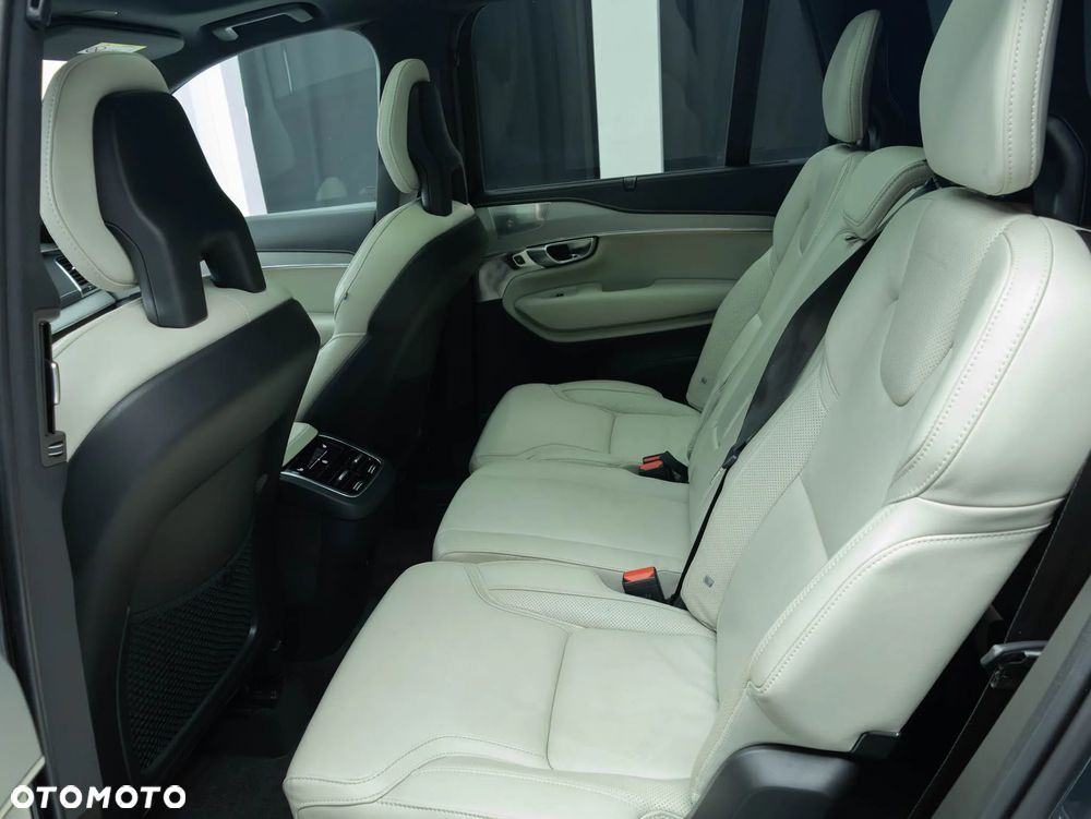 Volvo XC 90 - 40