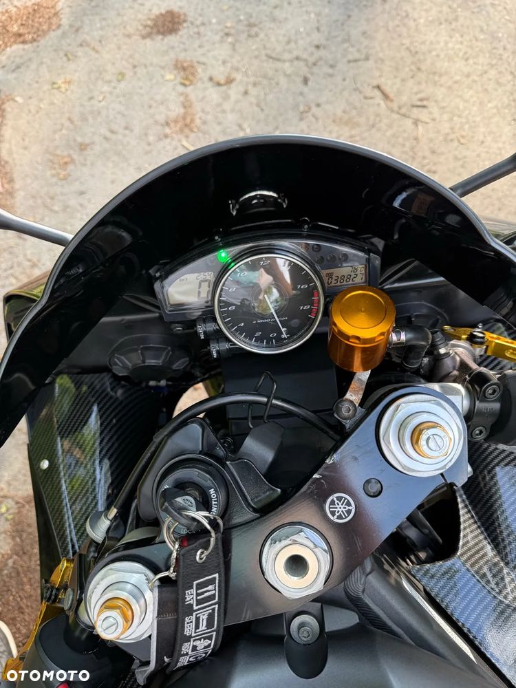 Yamaha R6 - 8