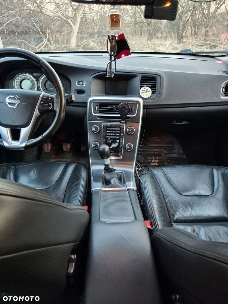 Volvo V60 D3 Momentum - 8