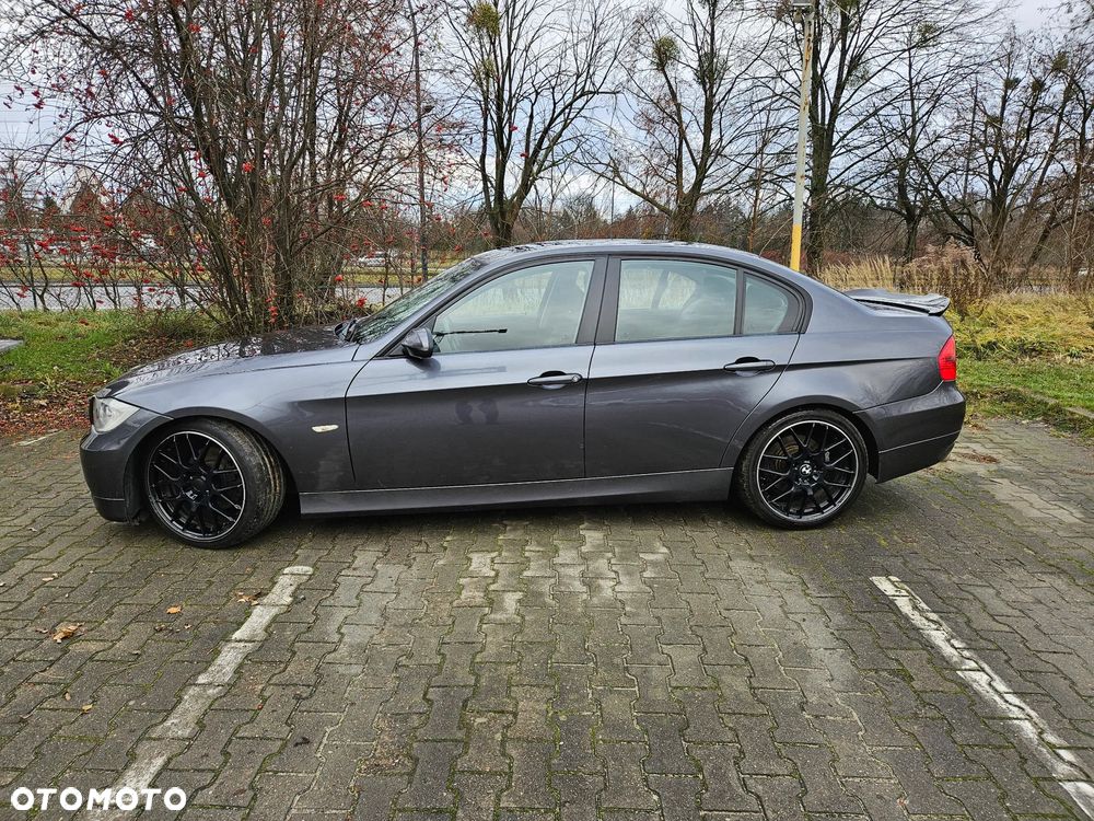 BMW Seria 3 320i - 5